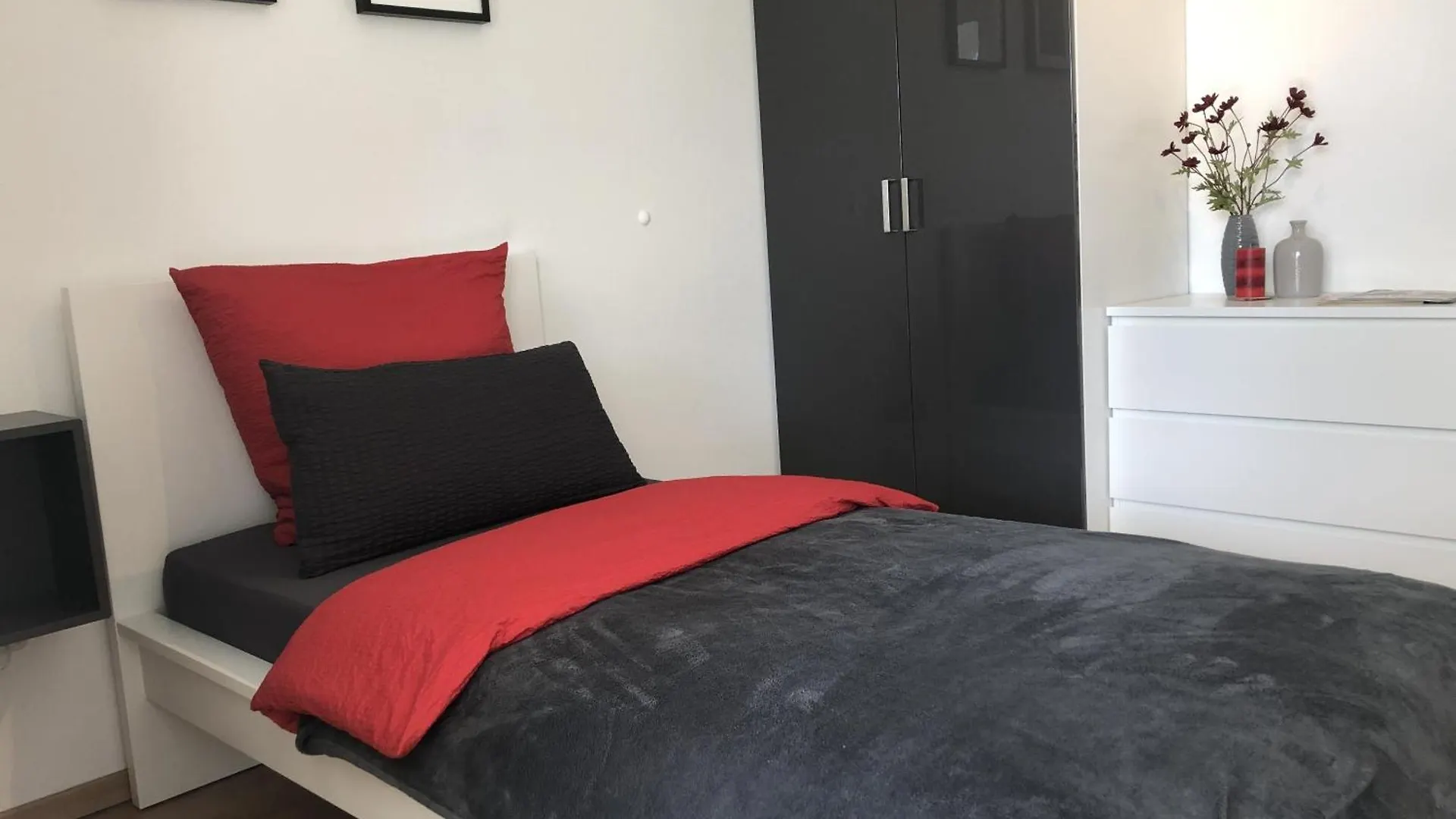 Wohnung Am Kreuzberg Fuer 8 Personen Medlingen شقة