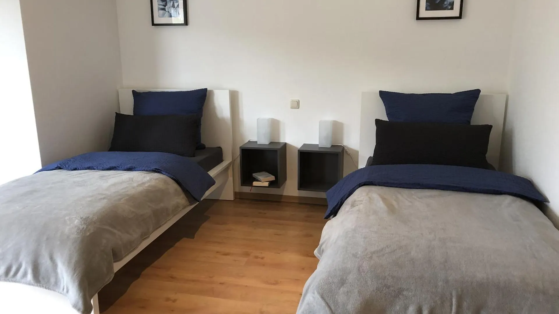 Wohnung Am Kreuzberg Fuer 8 Personen Medlingen شقة